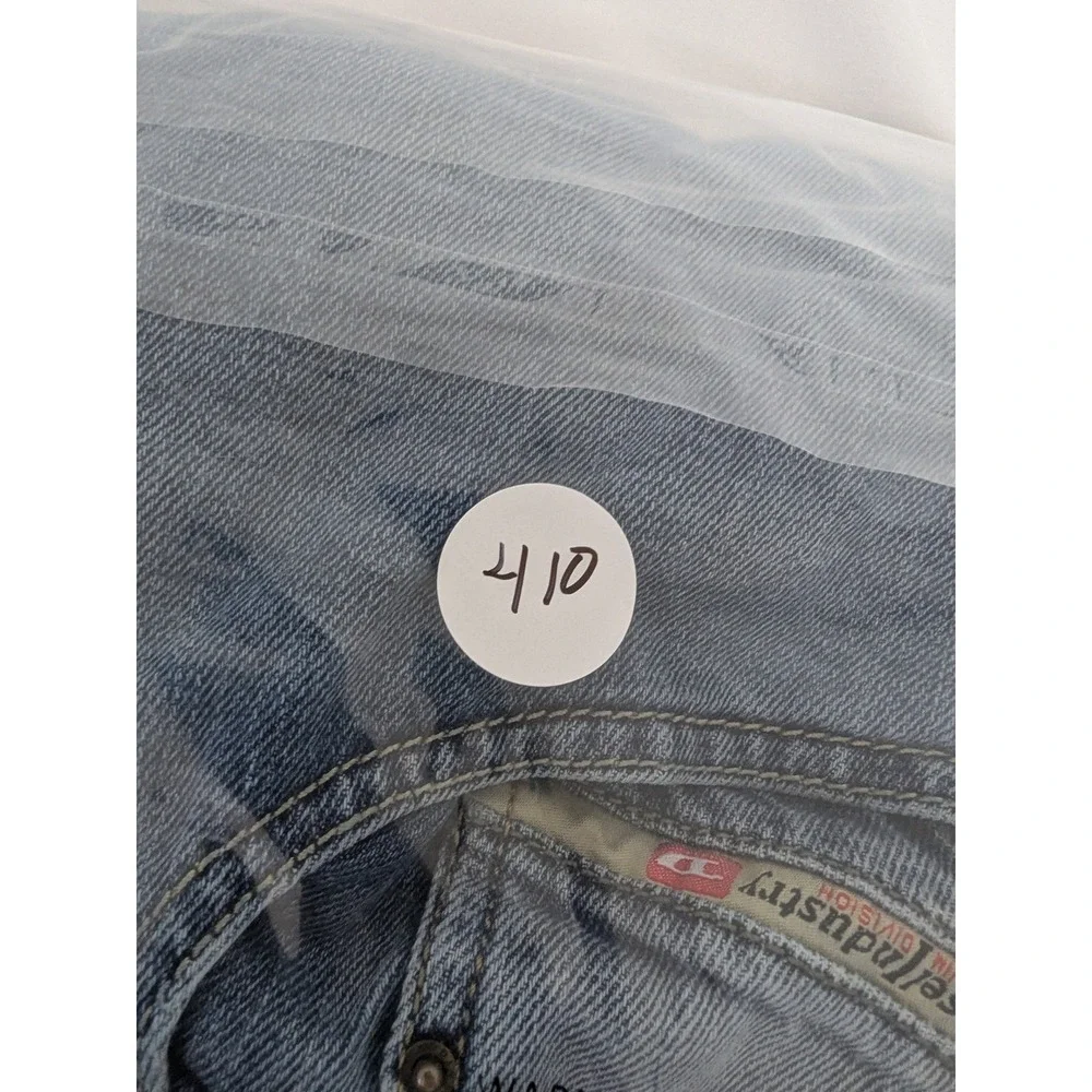 Diesel Waykee Regular Straight Medium Wash Denim Buttonfly Jeans Mens Size 30‎